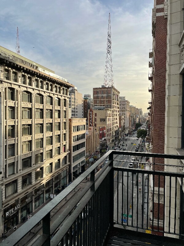 Photo - 315 W 5th St Unidad 309