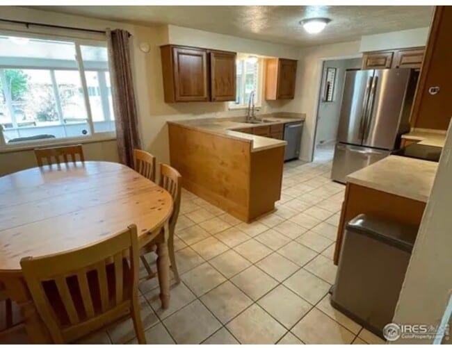 Photo - 1915 Collyer St