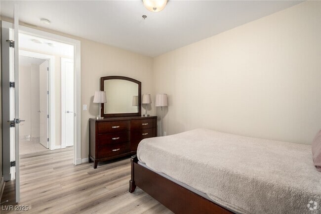 Building Photo - 4575 Dean Martin Dr Unit 610 Rental