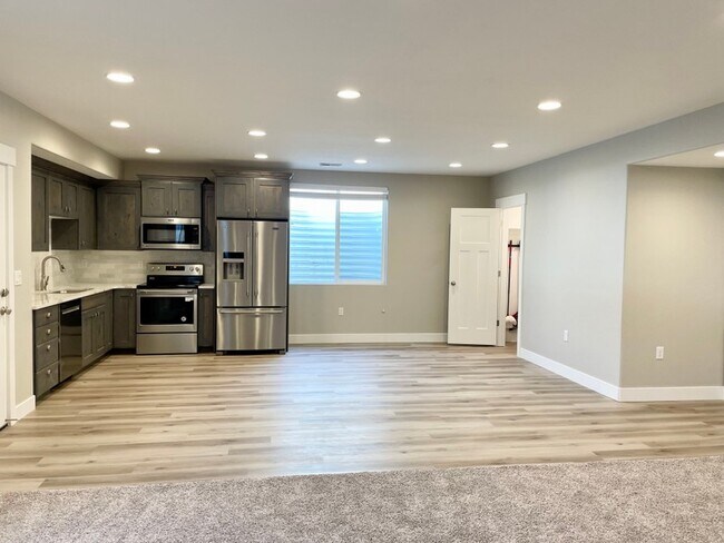 6953 Canyon Meadows Dr
