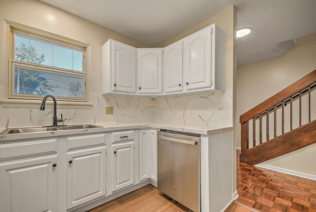 Photo - 501 Manor Dr