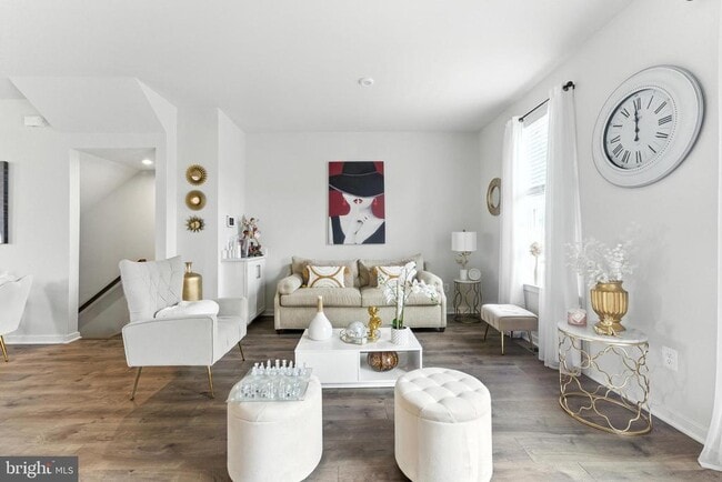 Photo - 406 Honeyberry Ln