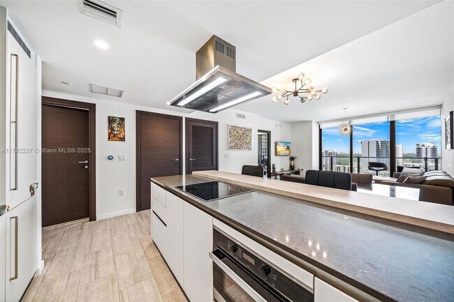 Photo - 1000 Brickell Ave