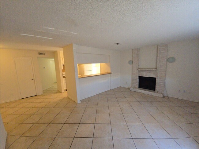 Photo - 1307 Brenda Ln Unidad B