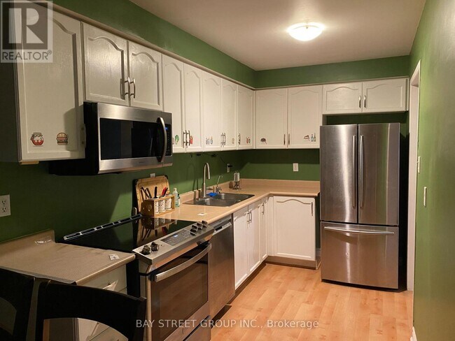 Photo - 5958 Greensboro Dr