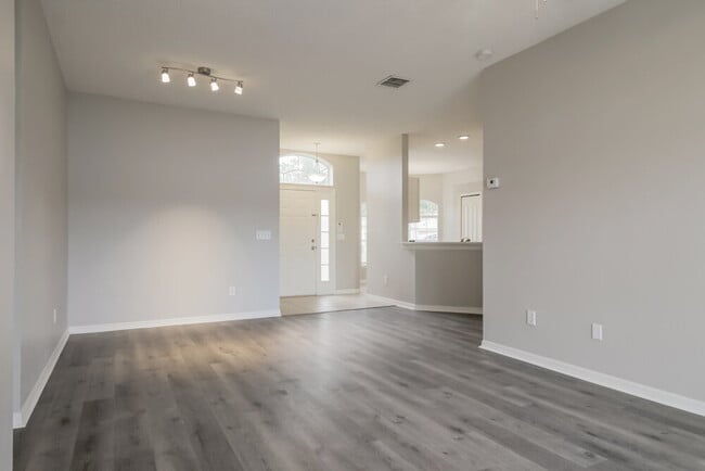 Photo - 4244 Waterside Pointe Cir
