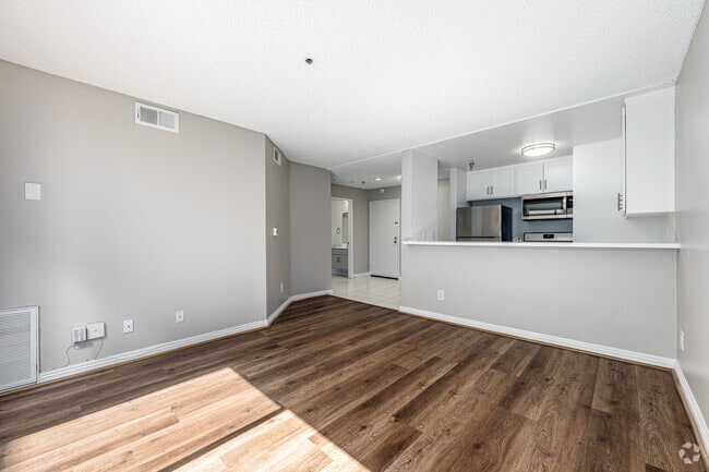 The Plaza - 1BR, 1BA - 616SF - Dining Room