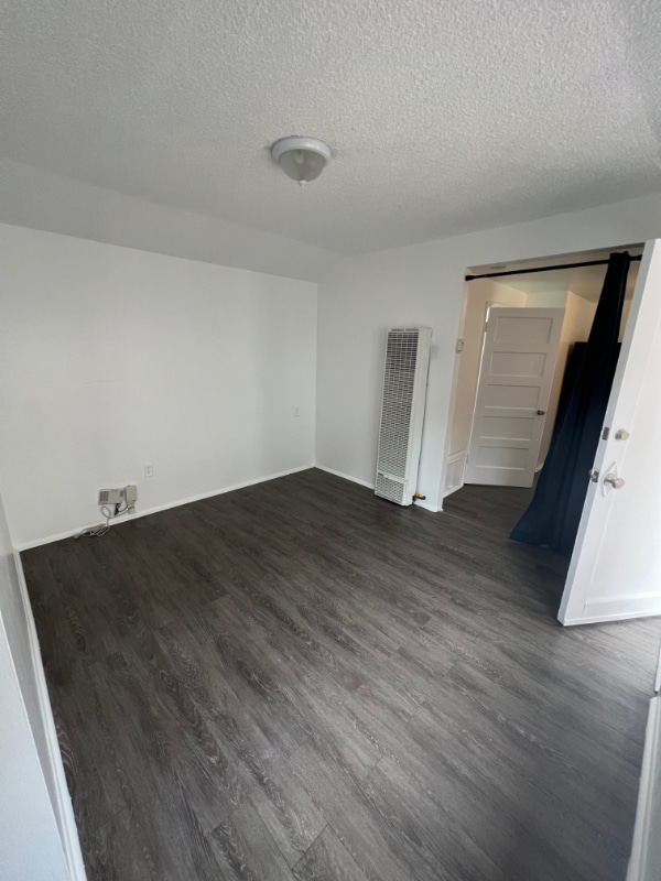 Building Photo - 424 S Broadway Unit B