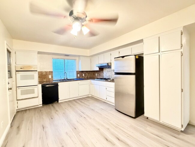 Photo - 6802 Bonillo Dr