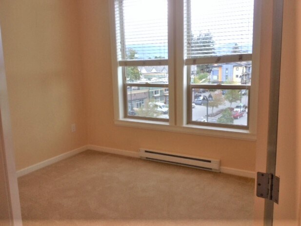 Photo - 45535-45535 Market Way