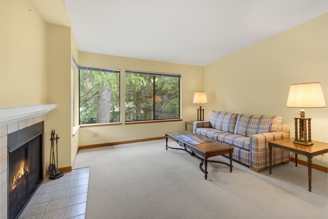 Photo - 1bed 1 bath water, sewer garbage & parking included Downtown Bellevue Unit 6