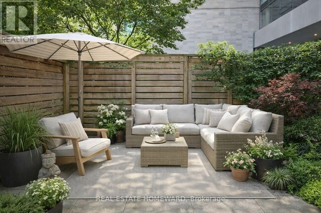 Photo - 297 Mutual St