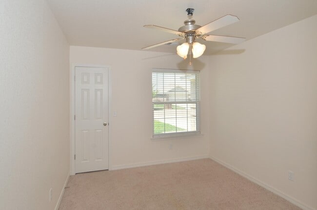 Photo - 6505 Nick St