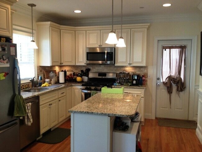 Photo - 139 Tremont St