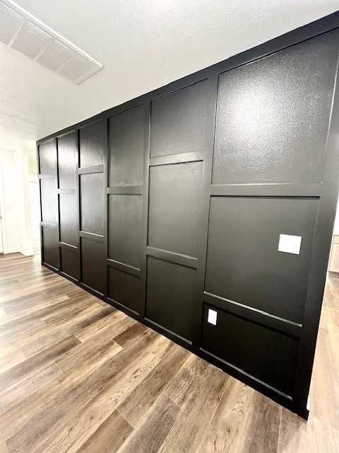 Entry - Accent Wall - 800 Hoffman Hills Blvd