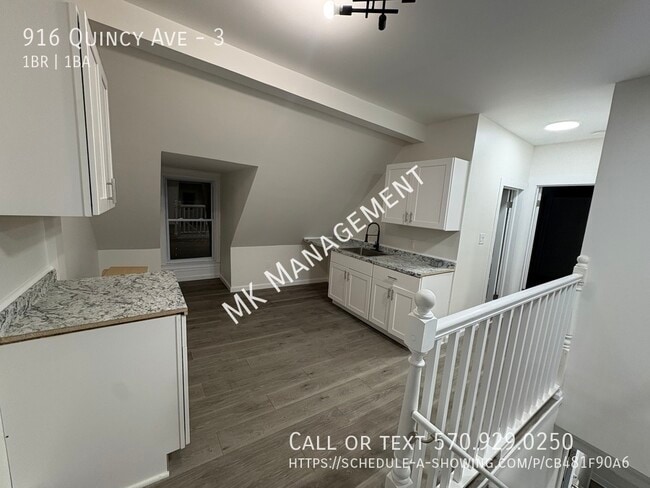 Building Photo - 916 Quincy Ave Unit 3