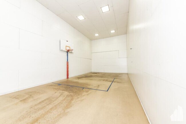 Photo - 1 bedroom in Chicago IL 60611 Unit 717