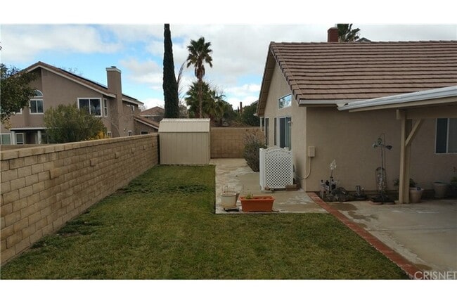 3143 Mariposa Ave