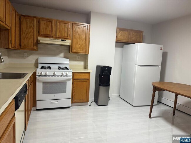 Photo - 7-13-13 Fair Lawn Ave Unidad 1