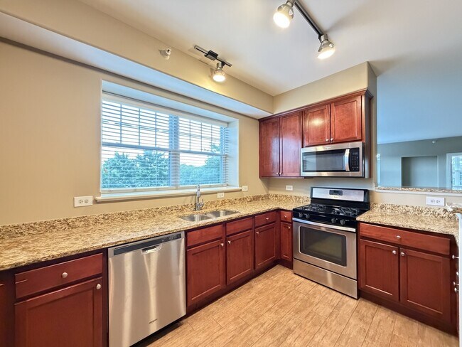 Photo - 2 Itasca Place Unit 913