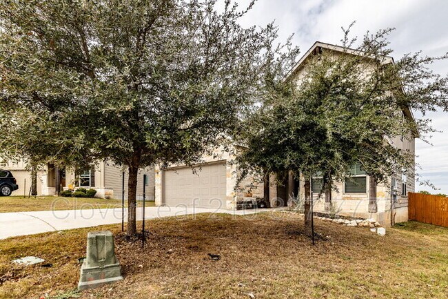 Photo - 27429 Emilie Cyn