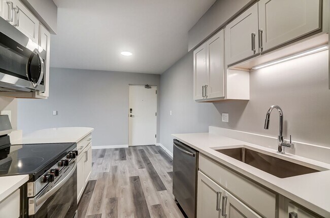 Chardon Place Apartments and Townhomes