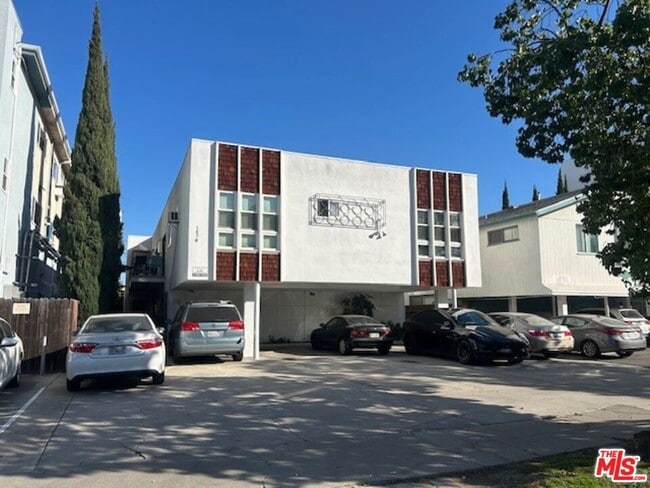 Building Photo - 1428 S Bedford St Unit 6