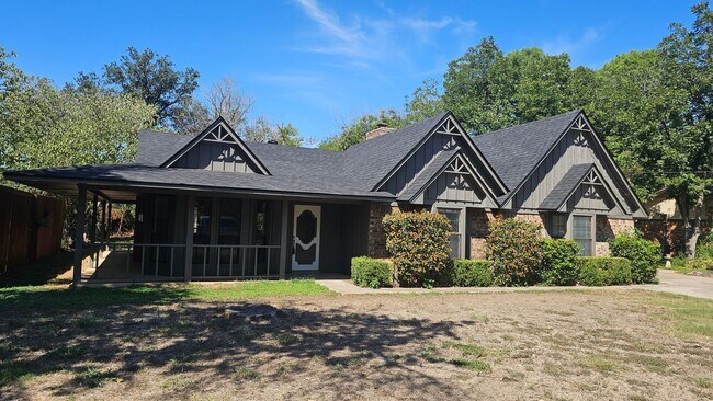 Building Photo - 1700 Kendolph Dr Unit 1