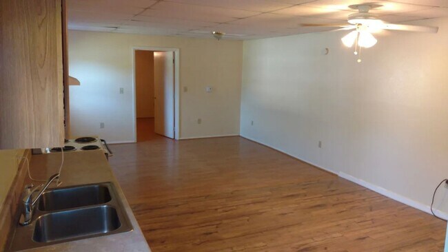 Photo - S Main St Marysville Unit Apt H