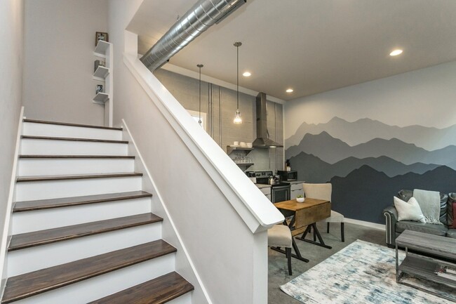 Photo - 1064B 2nd Ave S