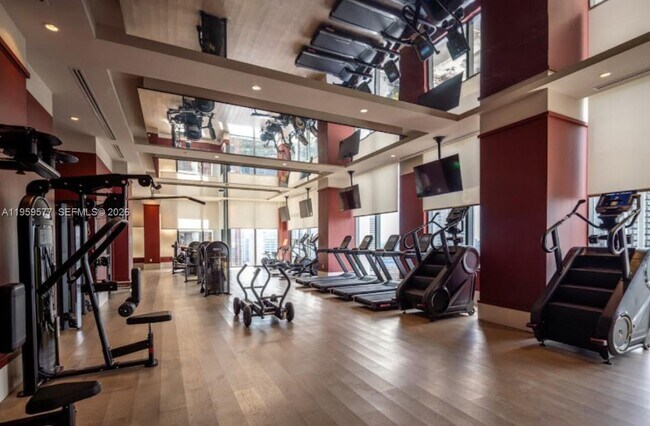 Photo - 11 NE 6th St Unidad 411