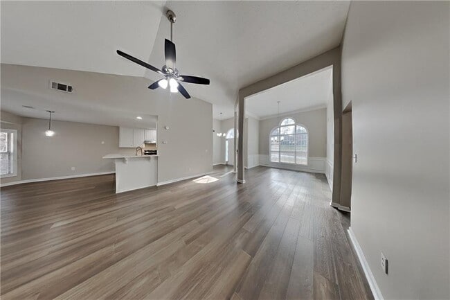 Photo - 970 Eliza Ann Cove SE