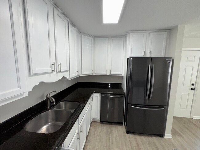 Photo - 102 N Lakeside Dr Unit 1