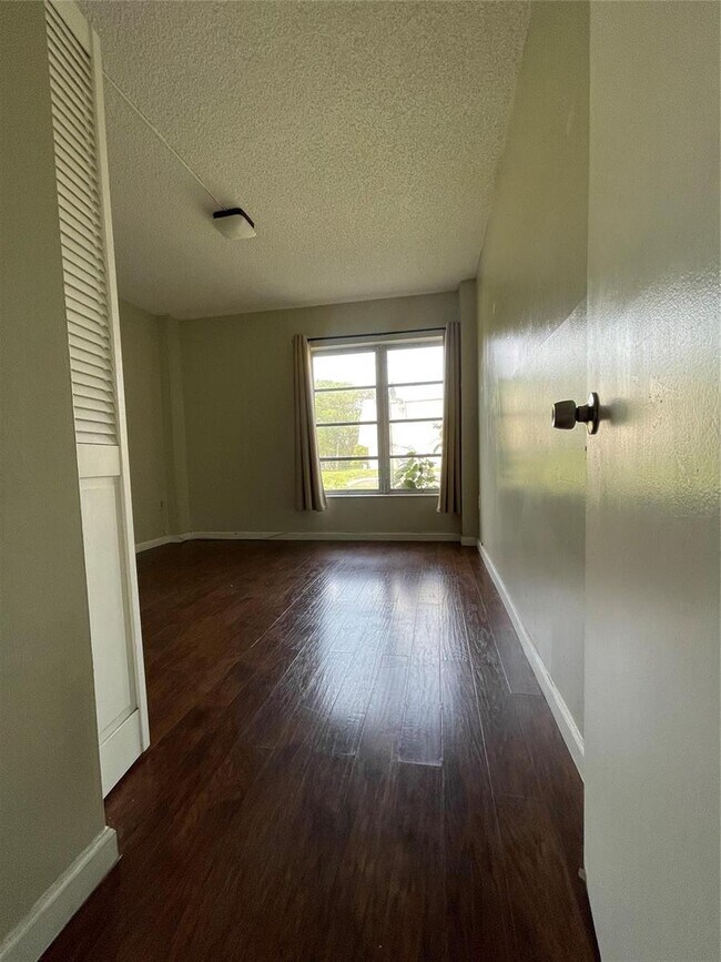 Photo - 4158 Inverrary Dr Unidad 111