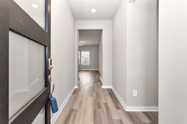 Photo - 1406 Waggoner Rnch Trl