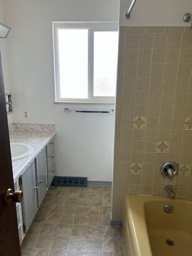 Photo - ALL PROSPECTIVE TENANTS MUST SUBMIT A $58 NON-REFUNDABLE APPLICATION FEE PER APPLICANT ONLINE AND...