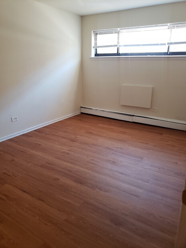 Photo - 6006 N Kenmore Ave