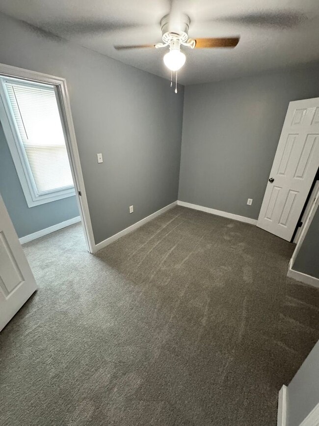 Photo - Roomy 3 bed 2 bath in Church Hill, yard, porch, laundry, all electric, central hvac!