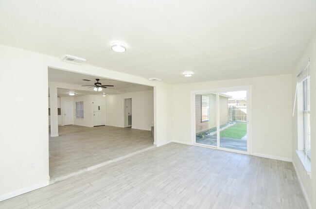 Photo - 17614 Sundrop Ln