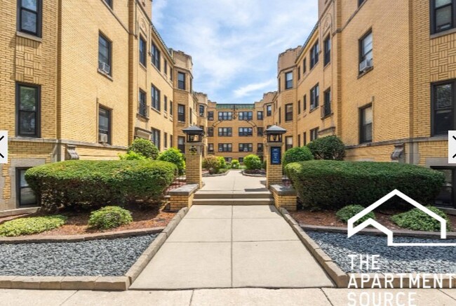 Photo - 2317.5 N Rockwell St Unit A2