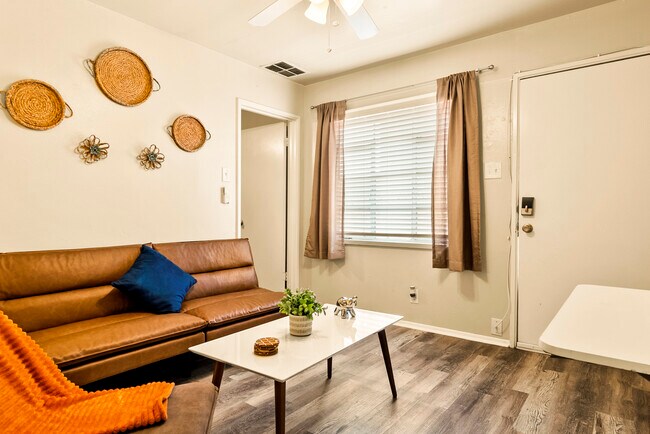 Photo - 3918 Thomason Ave Unit 7