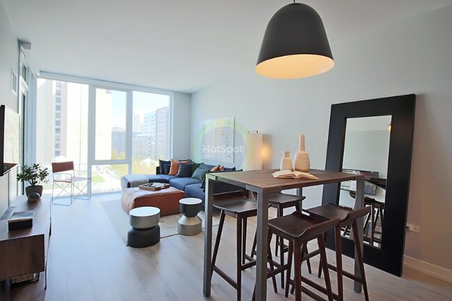 Photo - 202 W Hill St