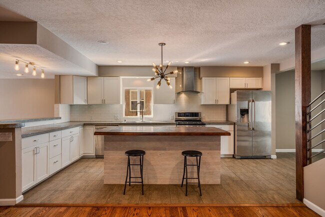 Photo - 505 Carlisle Blvd SE