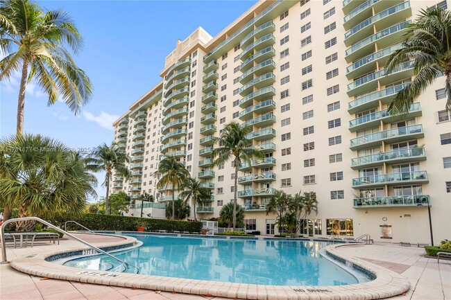 Photo - 19390 Collins Ave Condo