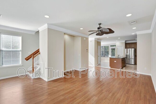 Photo - 1479 Roustabout Way