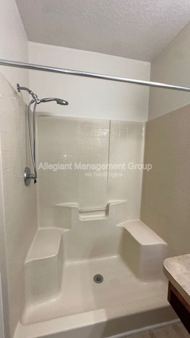 Photo - 939 Halifax Dr