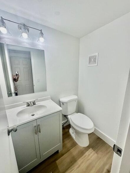 Photo - 244 Mansfield F Unidad 2440