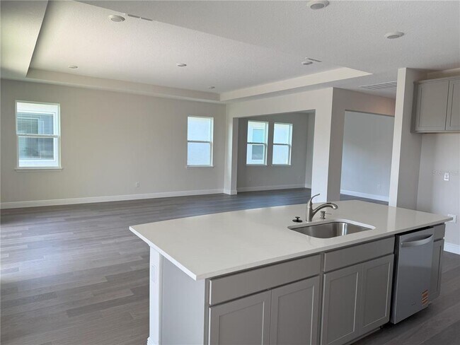 Photo - 2113 Warren Acrs Blvd