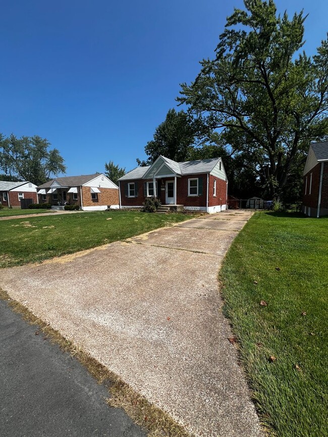 Photo - 1240 St Mark Dr House