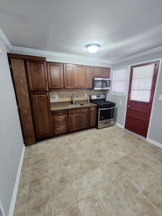 Photo - Beatuiful Two Bedroom Town Home